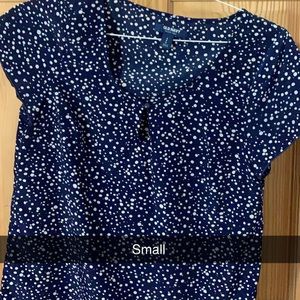 Short sleeve scalloped bottom